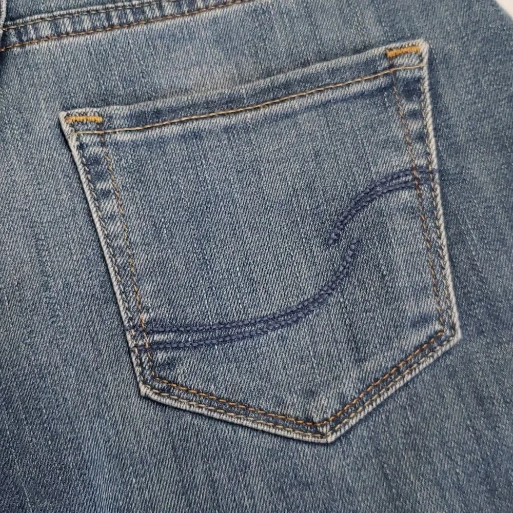 NWT Girls Signature Levi's GOLD Cuffed Bermuda Shorts Sz 10